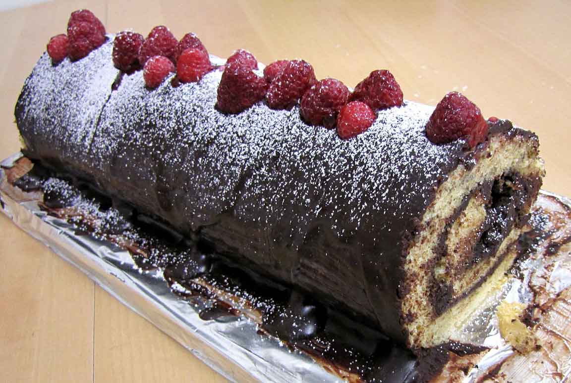 Bûche de Noël Photo by Mathieu MD via Wikipedia